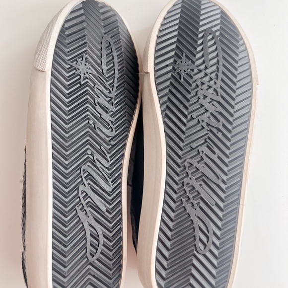 MI.IM
Sneakers- Mi.iM Sadie Sneaker Black - Picture 3 of 5